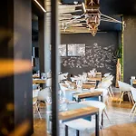 Hotel Jolanda 3*